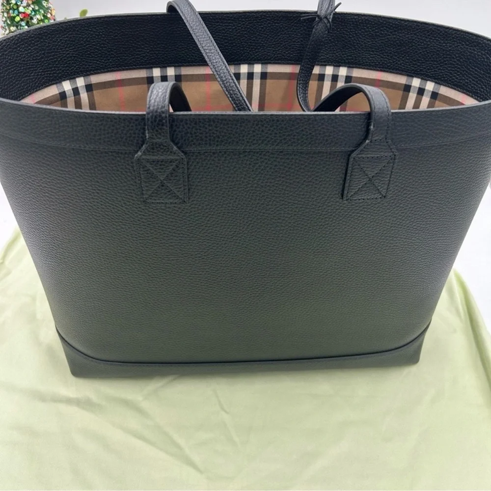 Women’s Burberry pebble grain leather check lined large shopping tote Italy - Picture 4 of 14